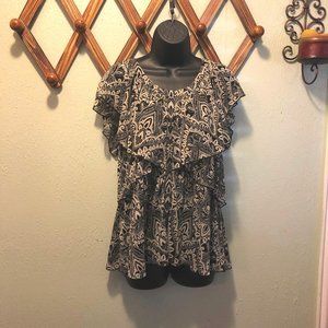 APT 9 BLACK AND WHITE FLOWY LAYERED TOP